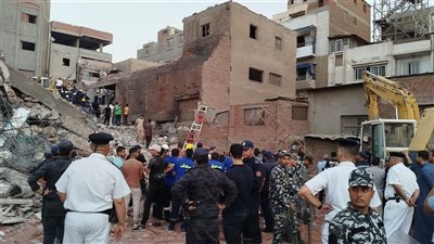 النيابة تعاين موقع كارثة مصنع المحلة بعد مصرع 12 شخصا وإصابة 33 آخرين