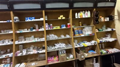 ضبط أدوية منتهية الصلاحية بصيدلية غير مرخصة في أسيوط 