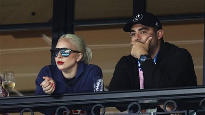 ليدي جاجا تهنئ خطيبها بعيد ميلاده