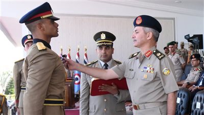 القوات المسلحة تحتفل بتخريج الدفعة 162 ضباط صف مُعلمين (صور)