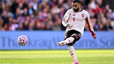 كريستال بالاس يتقدم على ليفربول 1-0 بعد مرور 30 دقيقة 