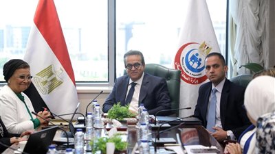 وزير الصحة يبحث مع البنك الدولي تعزيز التعاون في ملف القضية السكانية