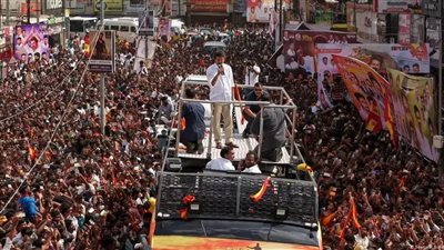 عشرات القتلى والمصابين في تدافع جماهيري خلال مهرجان نجم سينمائي بالهند (فيديو)