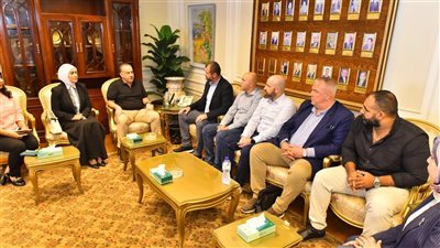 محافظ أسيوط يبحث إقامة مركز لمعالجة ظاهرة الكلاب الضالة 