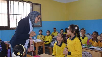 نائب محافظ الوادي الجديد تقرر صرف مكافأة لمدرستين بالخارجة 