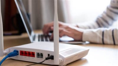 هل استخدام إنترنت الجار بدون إذنه حلال؟ رد قوي من أمين الفتوى