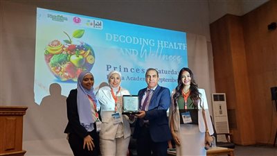 تكريم عدد من قيادات صيدلة حلوان خلال فعاليات مؤتمر عن برامج التغذية العلاجية 