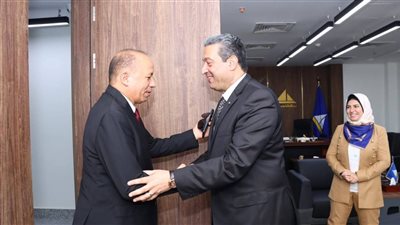 محافظ دمياط يستقبل رئيس جامعة المنصورة لبحث التعاون المشترك