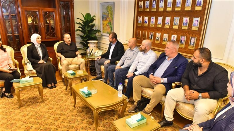 وفد الشركة الإيطالية