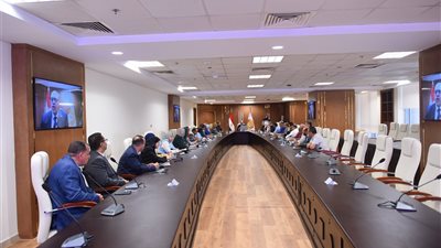 وزير العمل: تقارير شهرية لأنشطة الوزارة للوقوف على التحديات ومواجهتها 