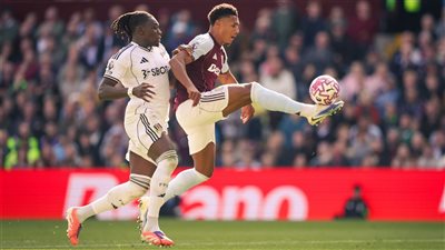 أستون فيلا يفوز على فولهام 3-1 في ريمونتادا مثيرة بالدوري الإنجليزي