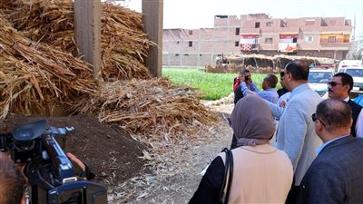 محافظ سوهاج يبدي استياءه من مستوى النظافة والمخلفات الزراعية ويحيل المسئولين للتحقيق