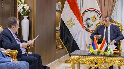 وزير الإنتاج الحربي يستقبل السفير الأرميني لبحث التعاون المشترك (صور) 