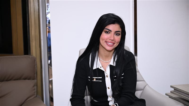 كارولين عزمي، فيتو