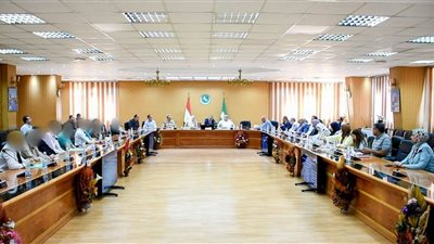 محافظ الشرقية خلال لقائه بالمواطنين: حل مشكلاتكم على رأس أولوياتنا