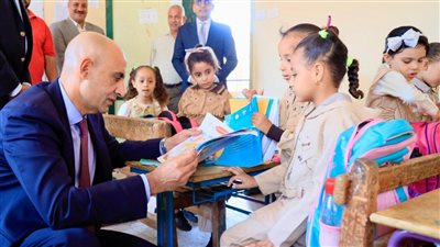 تفاصيل جولة وزير التعليم ومحافظ المنيا في عروس الصعيد.. عبد اللطيف يتفقد 3 مدارس.. ويؤكد: البرمجة والذكاء الاصطناعي ركيزة أساسية لإعداد جيل قادر على الإبداع 