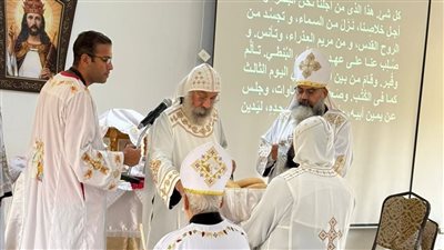 الأنبا رافائيل يناقش أمراض الخدمة مع كهنة كنائس وسط القاهرة