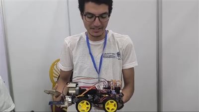  روبوت كاشف للألغام ببطارية موبايل، ابتكار جديد لـ طلاب هندسة شبرا (فيديو) 