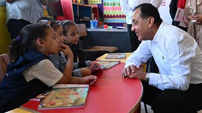 رئيس الوزراء يتفقد مدرسة الشهيد سامح طاحون الابتدائية بقرية شمّا بالمنوفية (صور)