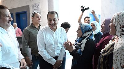 مدبولي يستفسر من المواطنين عن جودة الخدمات الطبية المقدمة بالمنوفية (صور)