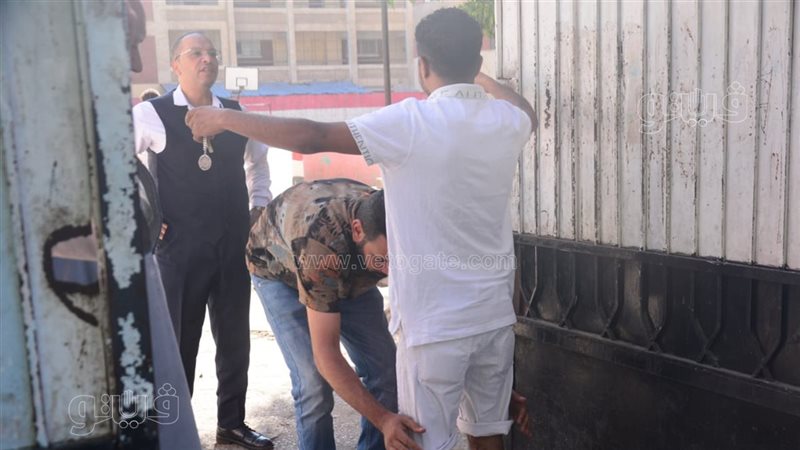 طلاب المدارس، فيتو