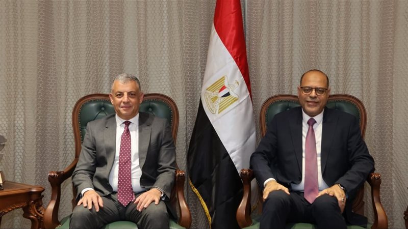 جبران يبحث مع محافظ