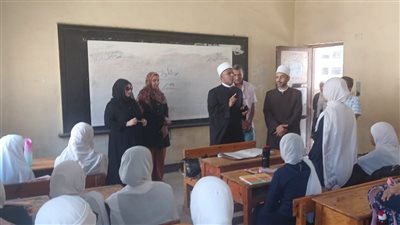 وكيل قطاع المعاهد الأزهرية ورئيس منطقة القاهرة يتابعان سير العملية التعليمية (صور)