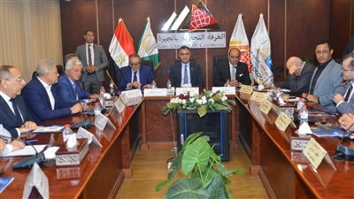 وزير التموين يبحث مشاكل التجار التموينيين حفاظا على استقرار الأسواق