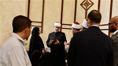 نظير عياد يستمع لآراء المستفتين حول خدمات دار الإفتاء بإدارة الفتوى الشفوية (صور)