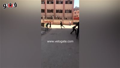 صبية يرشقون مدرسة ثانوى بالحجارة في الباجور أثناء زيارة رئيس الوزراء للمنوفية (فيديو)
