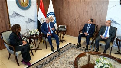 وزير البترول يبحث مع فالكو الأمريكية خطط استخدام الطاقة المتجددة في حقولها بمصر