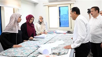 رئيس الوزراء يتفقد مركز تنمية وصحة الأسرة بـ