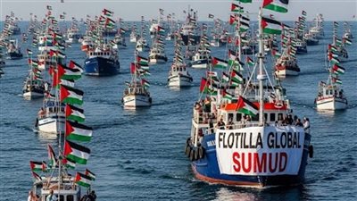 20 مسيرة تحلق فوق سفن أسطول الصمود بالقرب من غزة