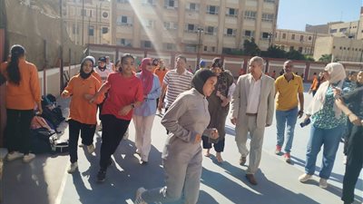 وكيل التعليم بالشرقية يتفقد مدرسة الإعدادية الثانوية الرياضية غرب الزقازيق   