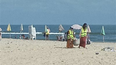 رسميًا، إغلاق شاطئ جمصة ورئاسة المدينة تحذر من نزول البحر