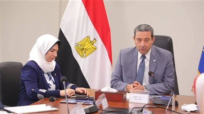 محافظ دمياط يبحث آليات توحيد الهوية البصرية للإقليم