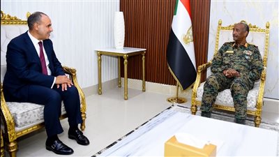 وزير الخارجية يلتقي الفريق أول ركن عبد الفتاح البرهان رئيس مجلس السيادة السوداني الانتقالي