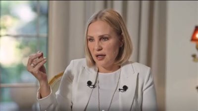 شيرين رضا وأكرم حسني ضيوف شرف فيلم شلة ثانوي