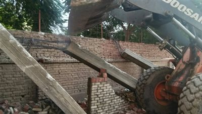 إزالة تعديات على خط التنظيم بمدينة العياط بالجيزة