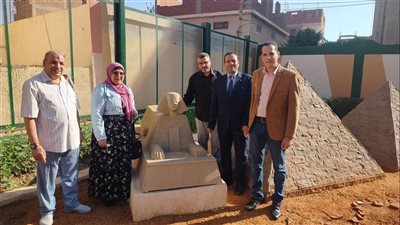مجسمات للأهرامات وأبو الهول، إبداعات مدير مدرسة حكومية بالقليوبية