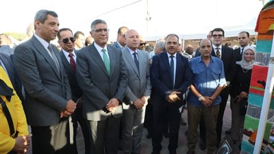  محافظ الشرقية يفتتح معرض أيادي مصر للحرف اليدوية 
