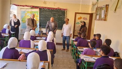 وكيل التعليم بالدقهلية يتفقد مدارس تمي الأمديد (صور)