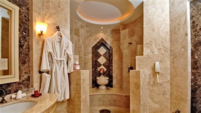 سر الجمال والنضارة وبأقل التكاليف، كل ما تريدي معرفته عن الحمام المغربي بالمنزل