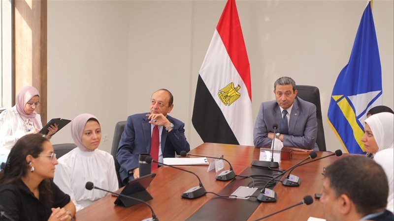 اجتماع محافظ دمياط
