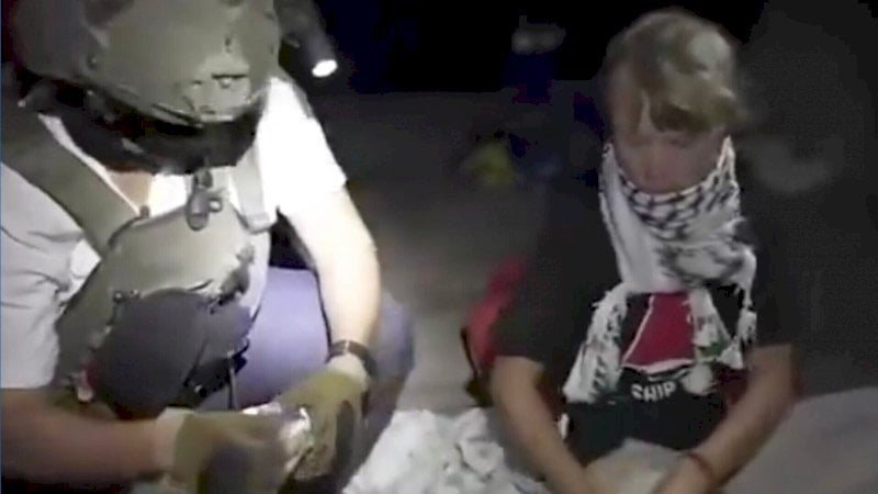 إسرائيل تعتقل الناشطة