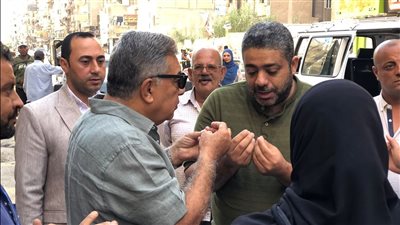 محافظ الدقهلية يتابع أعمال النظافة وتحسين الخدمات المقدمة للمواطنين بشوارع المنصورة 