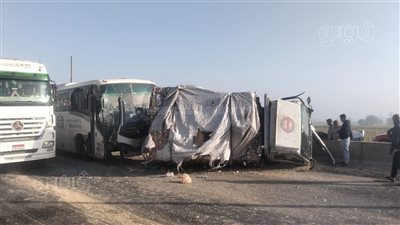 إصابة 12 شخصا فى تصادم ميكروباص وأتوبيس يسيرعكس الاتجاه بالقليوبية