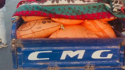 ضبط تروسيكل يحمل سمادا زراعيا قبل طرحه في السوق السوداء بالفيوم 