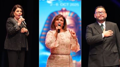 لحظات مؤثرة في مهرجان الإسكندرية السينمائي، إلهام شاهين تدعم صديقتها ليلى علوي، أحمد رزق ينصح الشباب، وفردوس عبد الحميد تغني