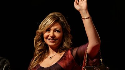ليلى علوي تكشف كواليس وفاة والدها أثناء تصوير 